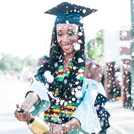 欧同学（国画专业班18级学生）